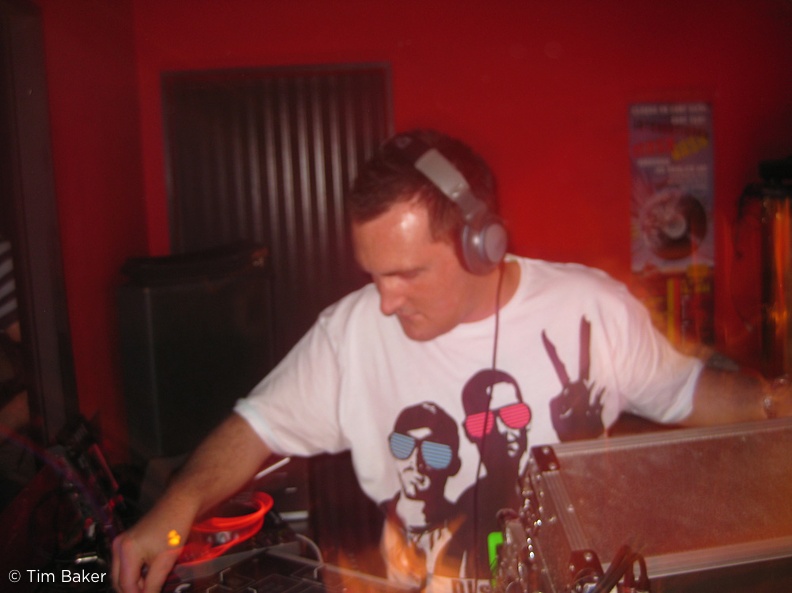 Mr Whitelabel DJing
